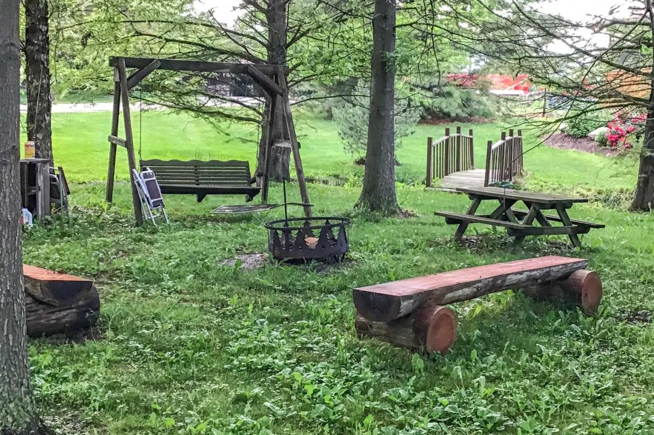 Honey House Cabin - A Quiet Countryside Retreat! Nappanee Dış mekan fotoğraf