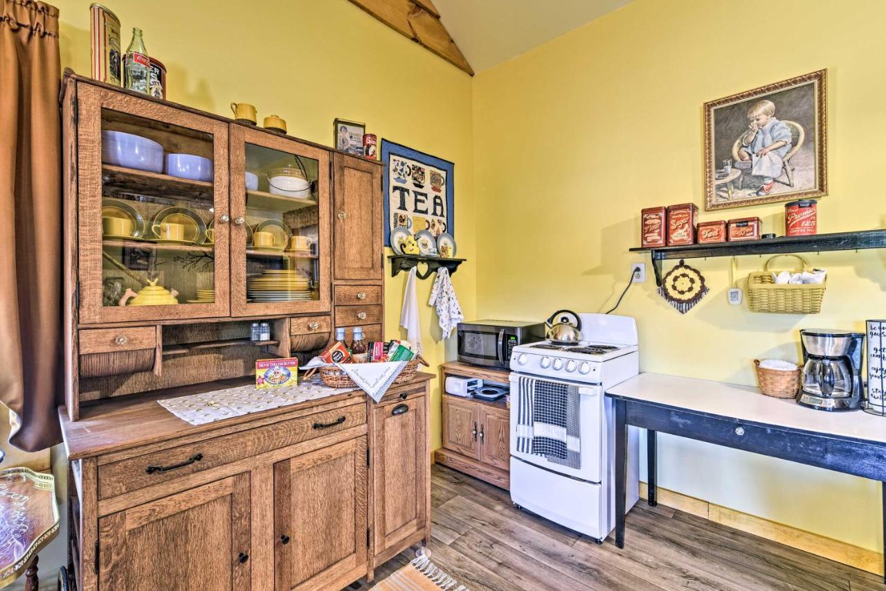 Honey House Cabin - A Quiet Countryside Retreat! Nappanee Dış mekan fotoğraf