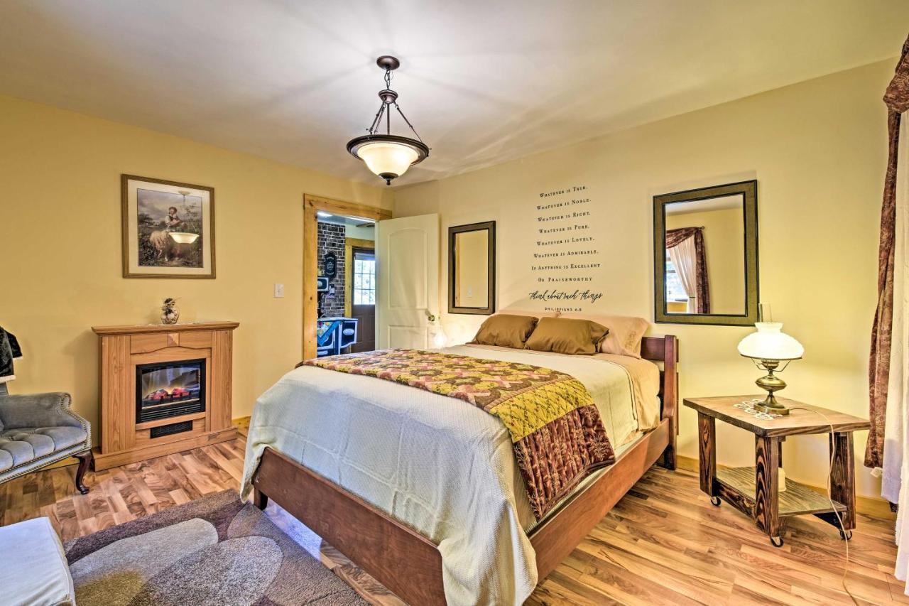 Honey House Cabin - A Quiet Countryside Retreat! Nappanee Dış mekan fotoğraf