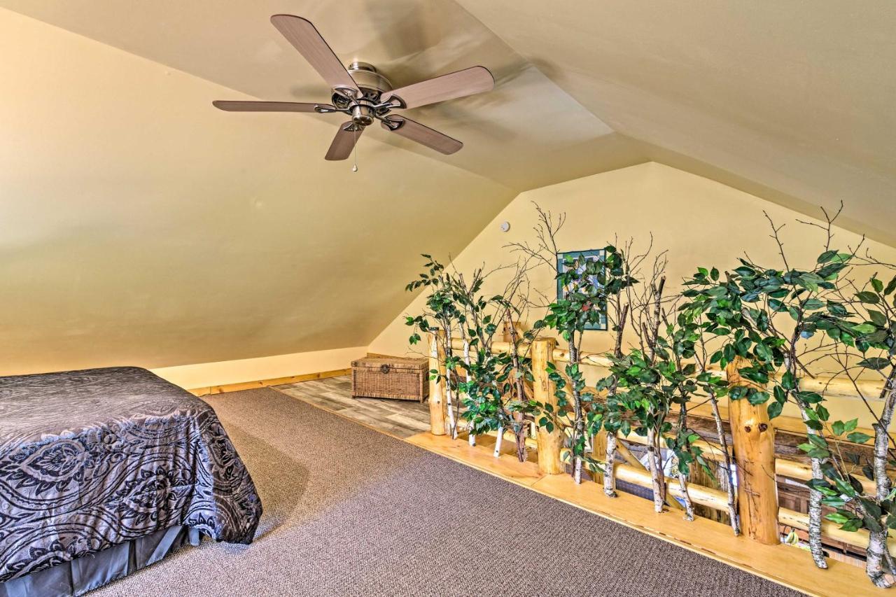 Honey House Cabin - A Quiet Countryside Retreat! Nappanee Dış mekan fotoğraf
