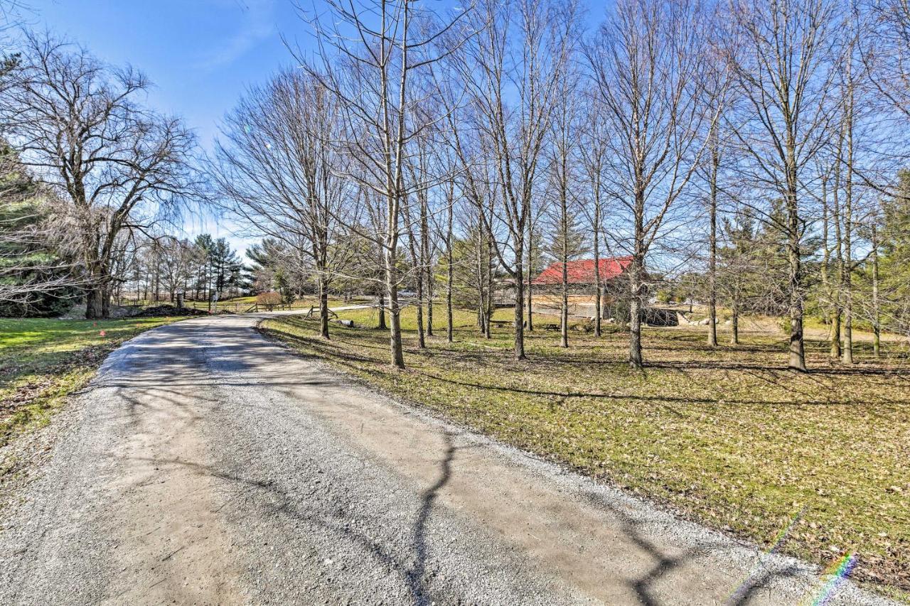 Honey House Cabin - A Quiet Countryside Retreat! Nappanee Dış mekan fotoğraf