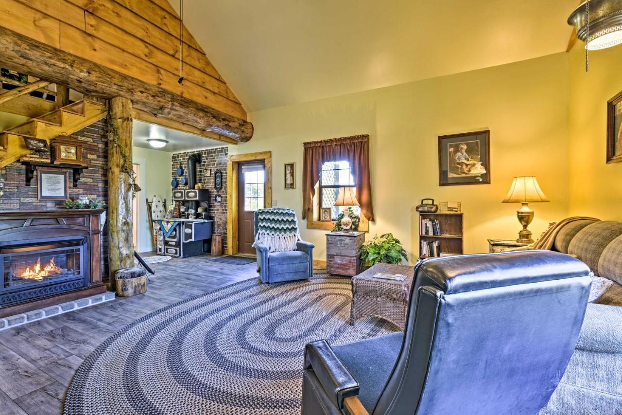 Honey House Cabin - A Quiet Countryside Retreat! Nappanee Dış mekan fotoğraf