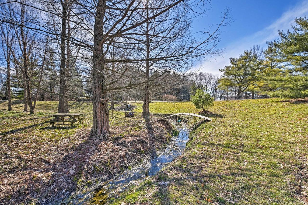 Honey House Cabin - A Quiet Countryside Retreat! Nappanee Dış mekan fotoğraf