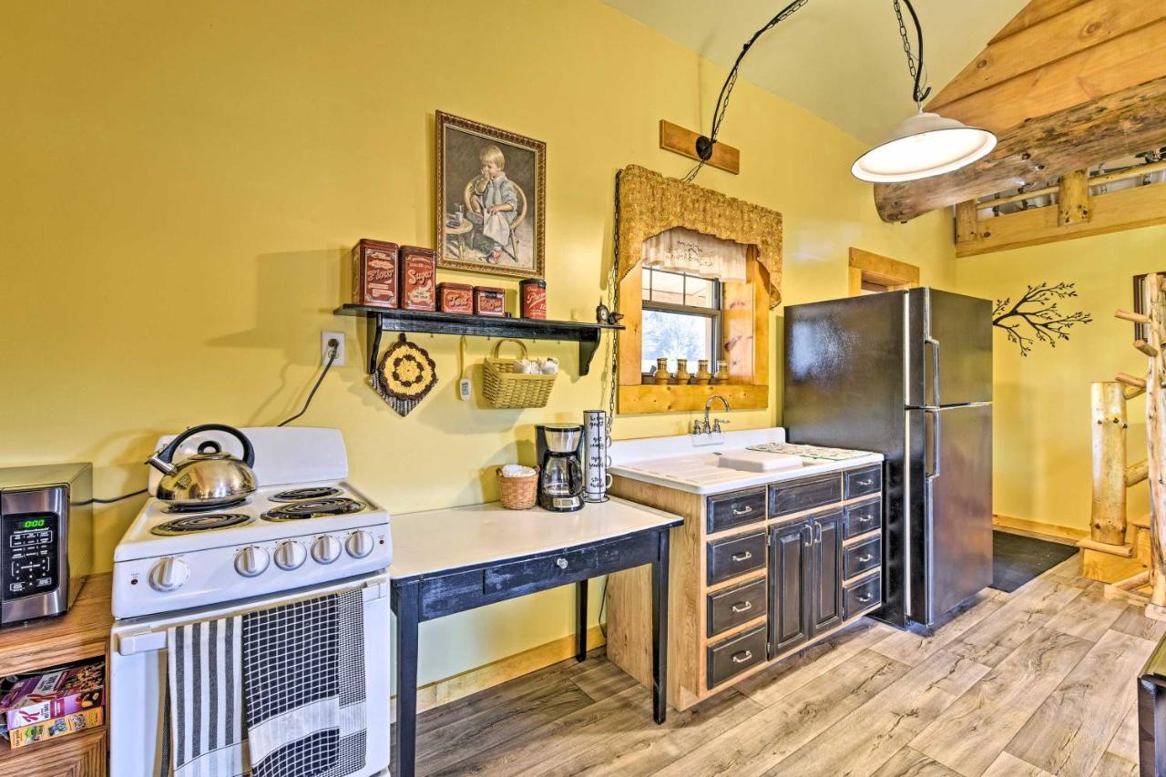 Honey House Cabin - A Quiet Countryside Retreat! Nappanee Dış mekan fotoğraf