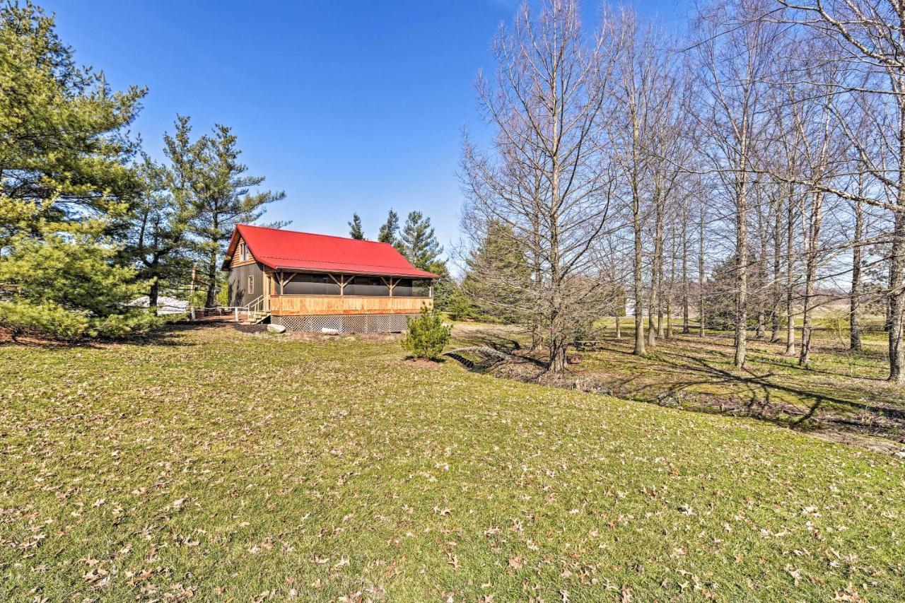 Honey House Cabin - A Quiet Countryside Retreat! Nappanee Dış mekan fotoğraf
