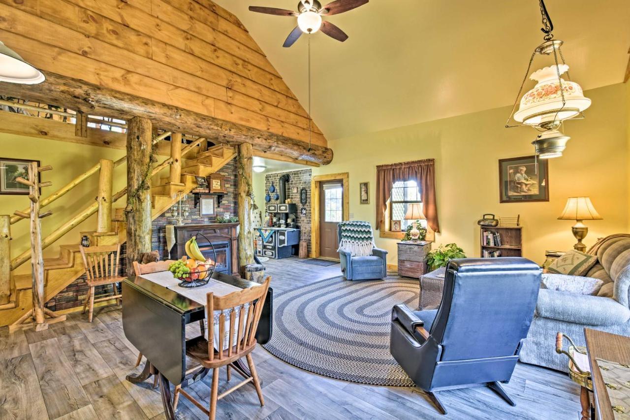 Honey House Cabin - A Quiet Countryside Retreat! Nappanee Dış mekan fotoğraf